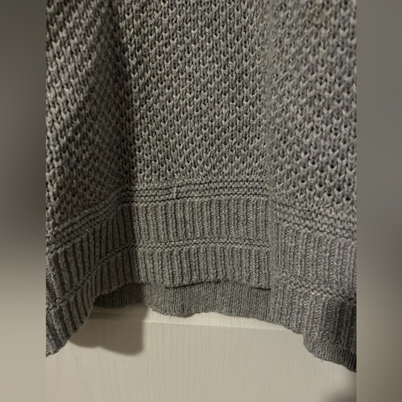 Gray sweater - Picture 2 of 3